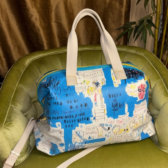 EUC ALICE + OLIVIA DUFFLE BAG BASQUIAT ASCENT WEEKENDER ***sold*** 12/17/25​ - Picture 3 of 10